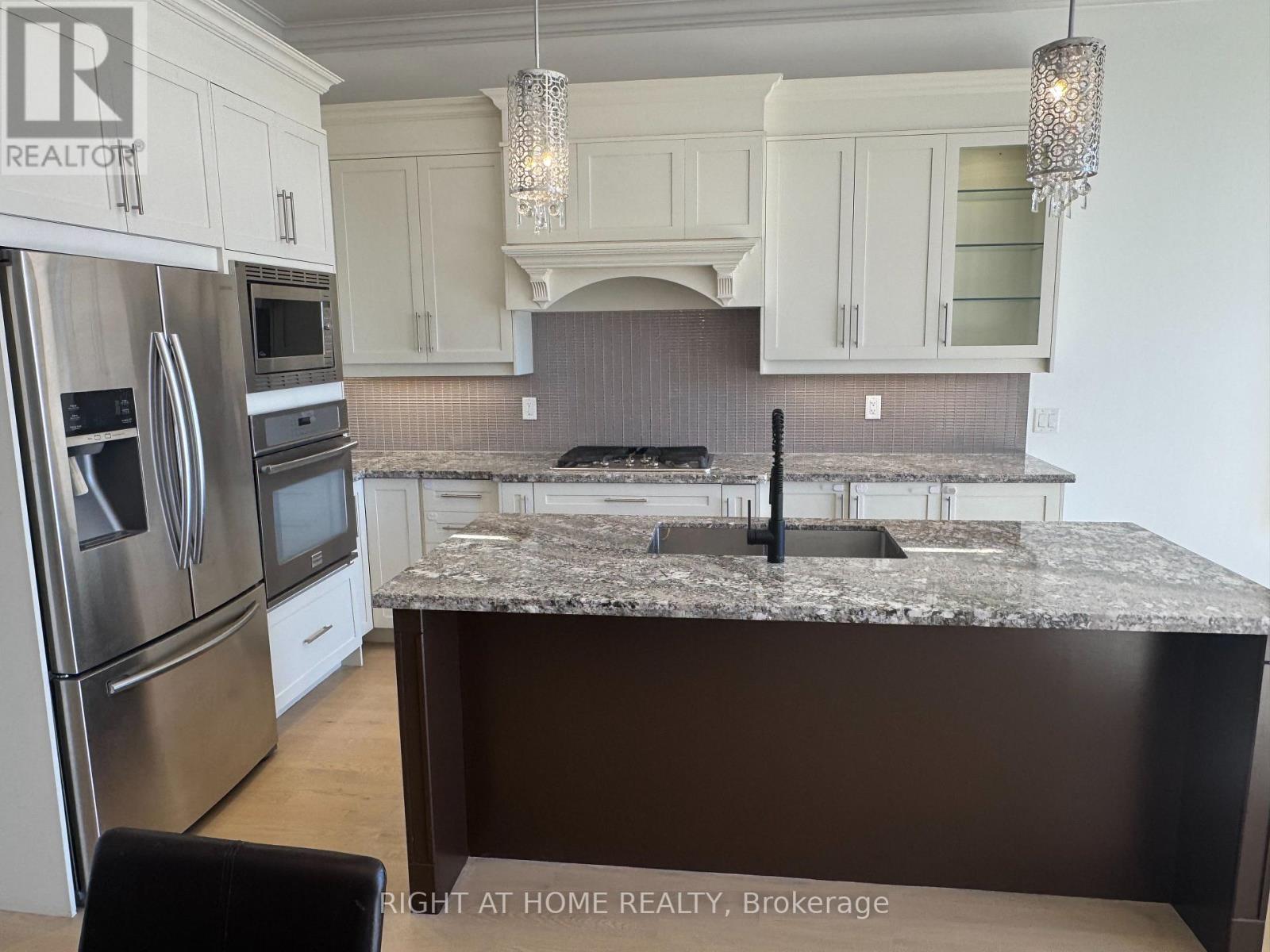 58b Thirty Second Street, Toronto, Ontario  M8W 3G5 - Photo 11 - W13010168