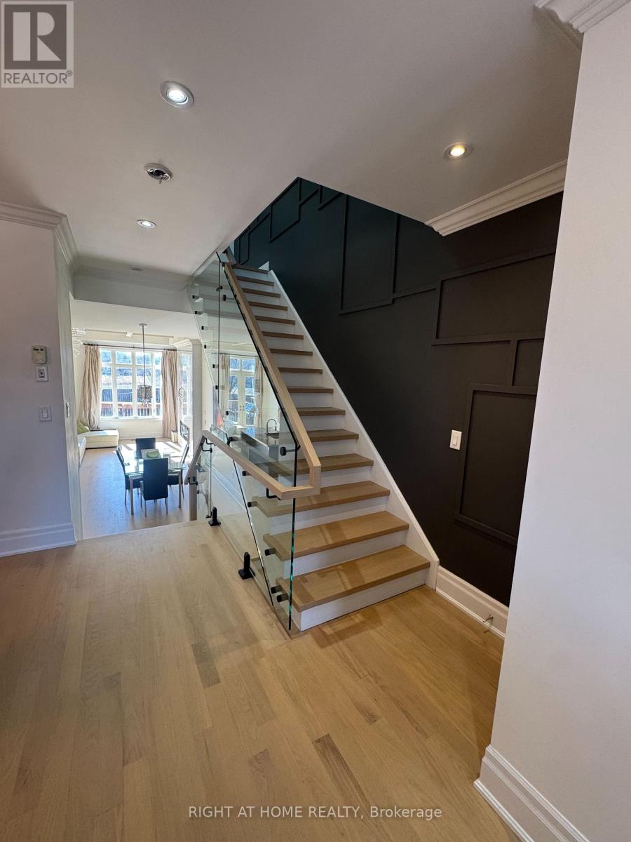 58b Thirty Second Street, Toronto, Ontario  M8W 3G5 - Photo 4 - W13010168