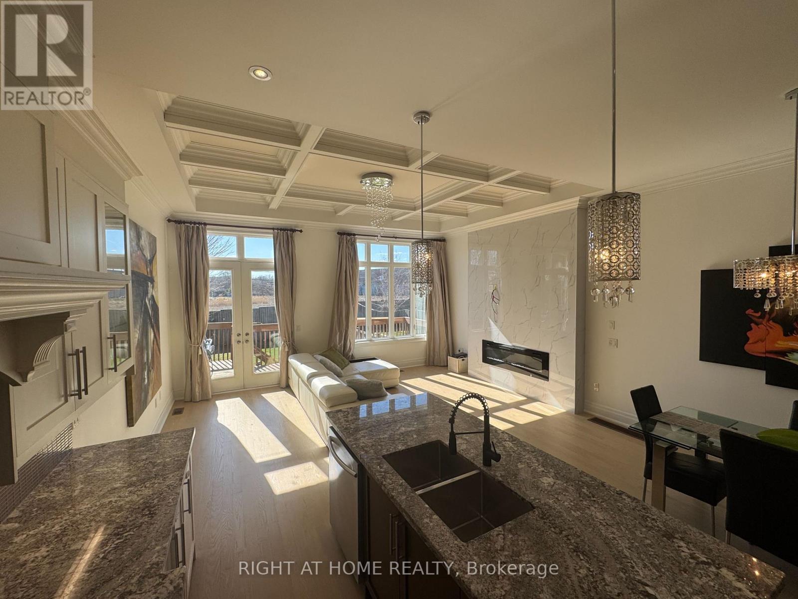 58b Thirty Second Street, Toronto, Ontario  M8W 3G5 - Photo 6 - W13010168