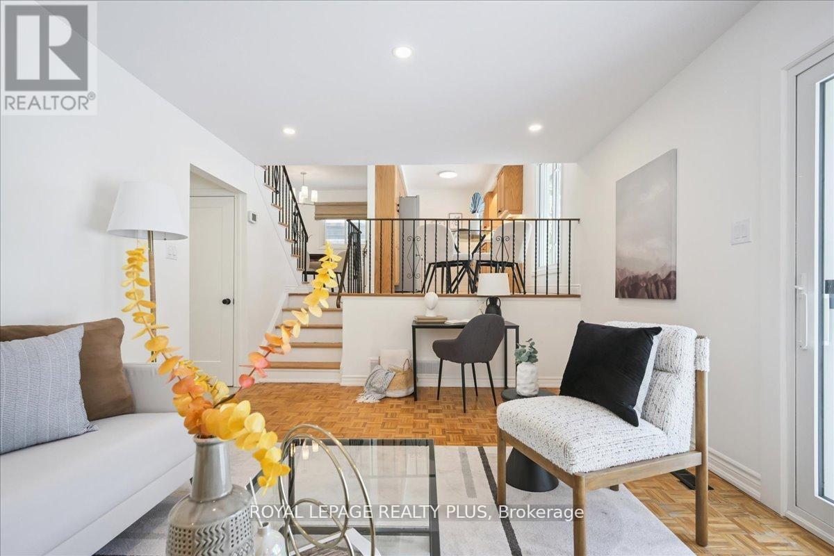 3655 Burnbrae Drive, Mississauga, Ontario  L5C 2R6 - Photo 10 - W13010208