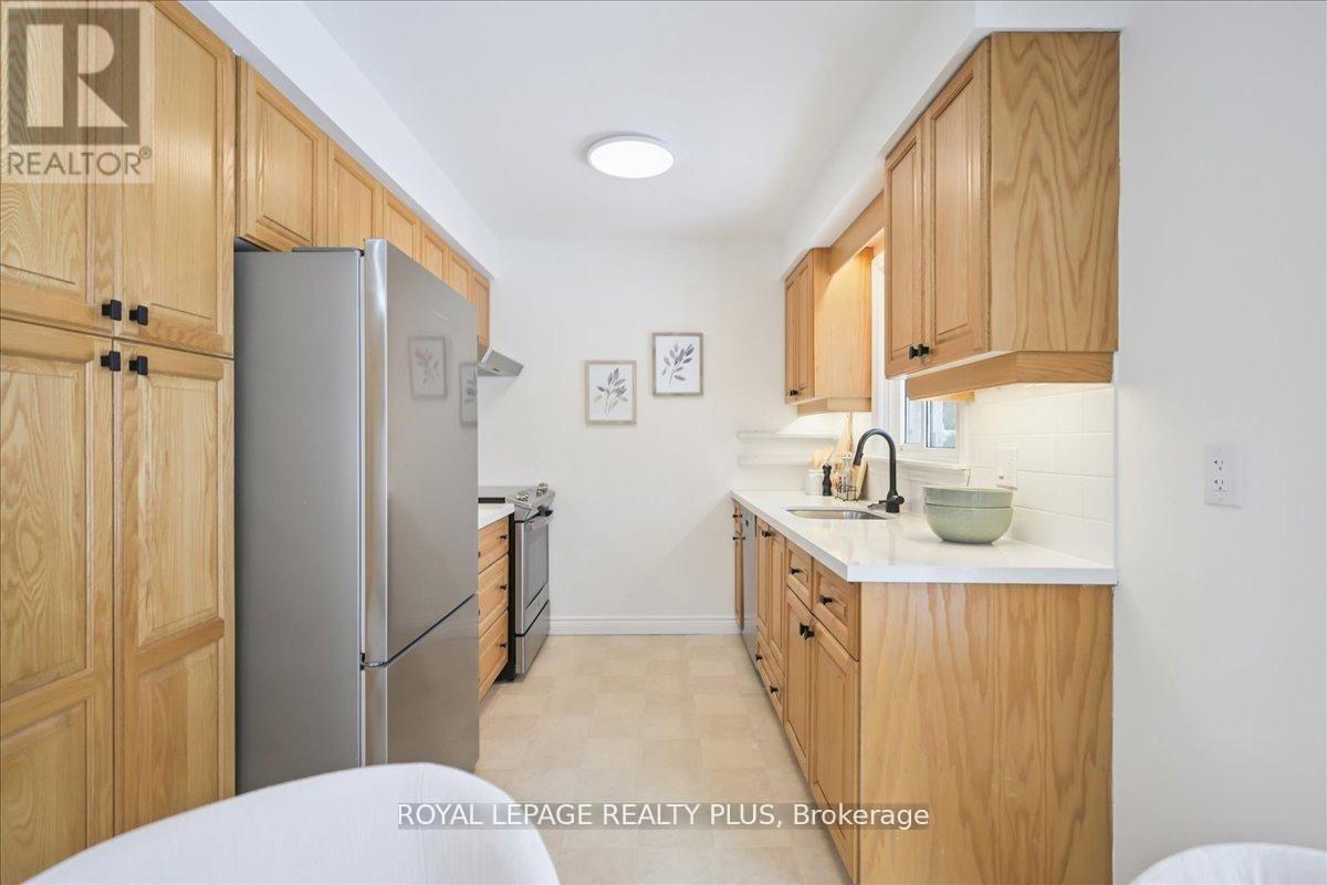 3655 Burnbrae Drive, Mississauga, Ontario  L5C 2R6 - Photo 15 - W13010208