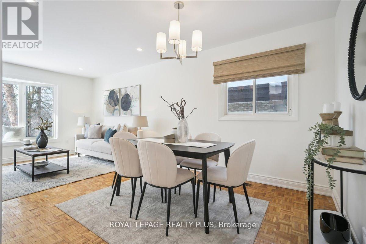 3655 Burnbrae Drive, Mississauga, Ontario  L5C 2R6 - Photo 5 - W13010208