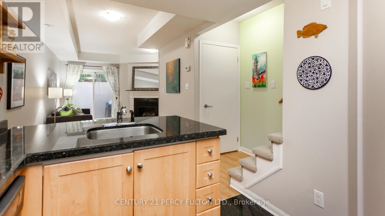 112 - 20 Machells Avenue N, Toronto, Ontario  M6K 3H8 - Photo 4 - W13010212