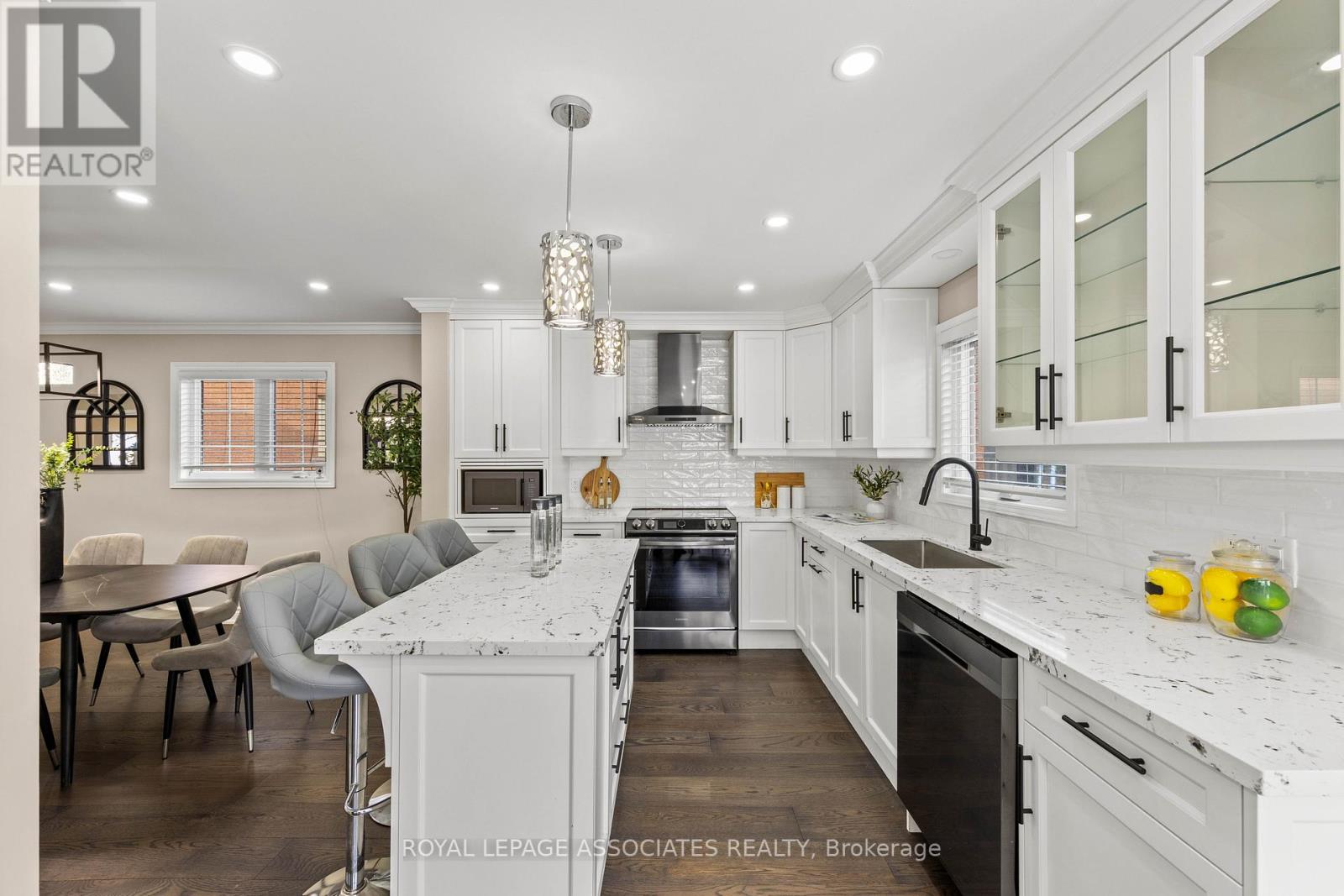 33 Hutton Crescent, Caledon, Ontario  L7C 1A3 - Photo 10 - W13010230