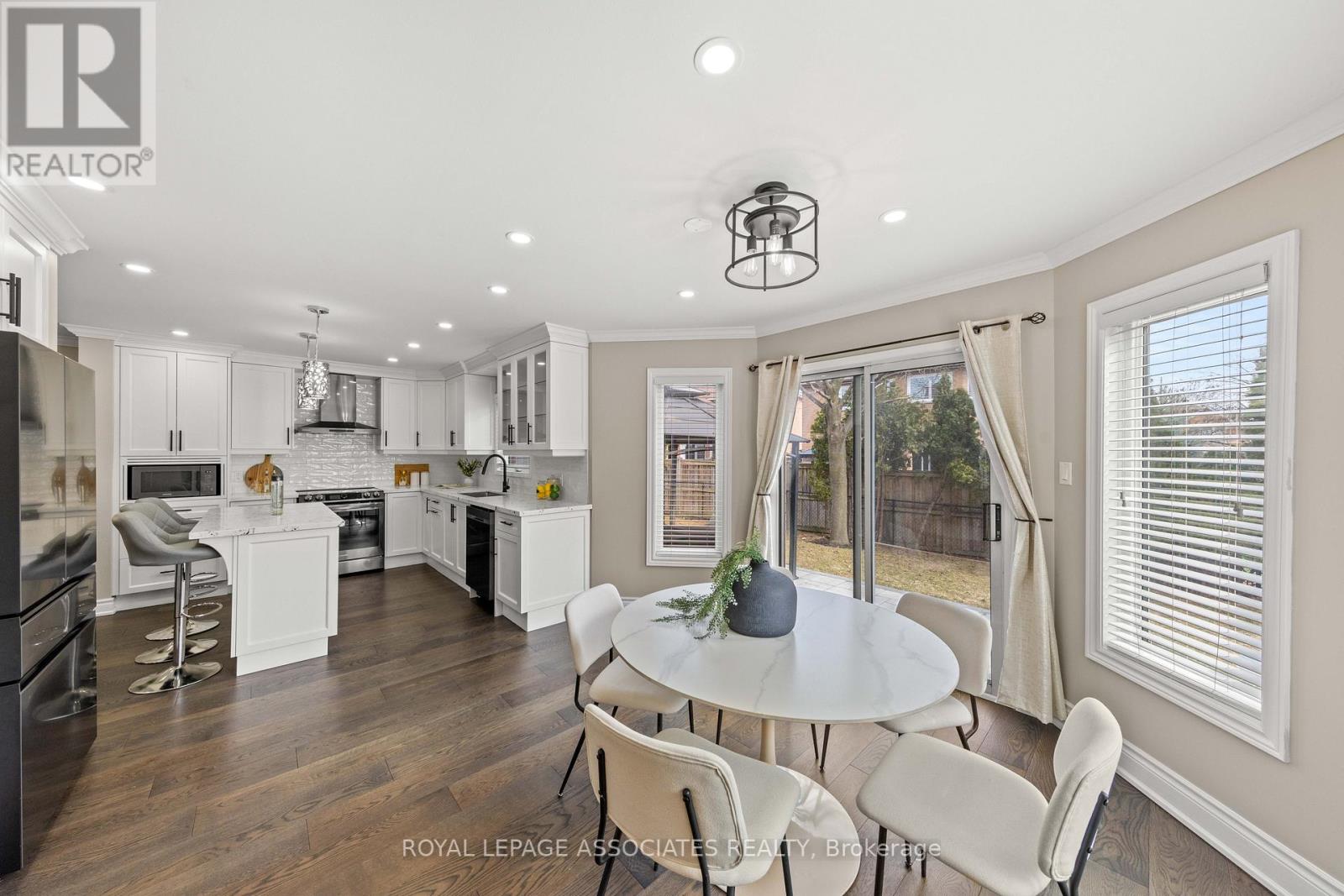 33 Hutton Crescent, Caledon, Ontario  L7C 1A3 - Photo 15 - W13010230