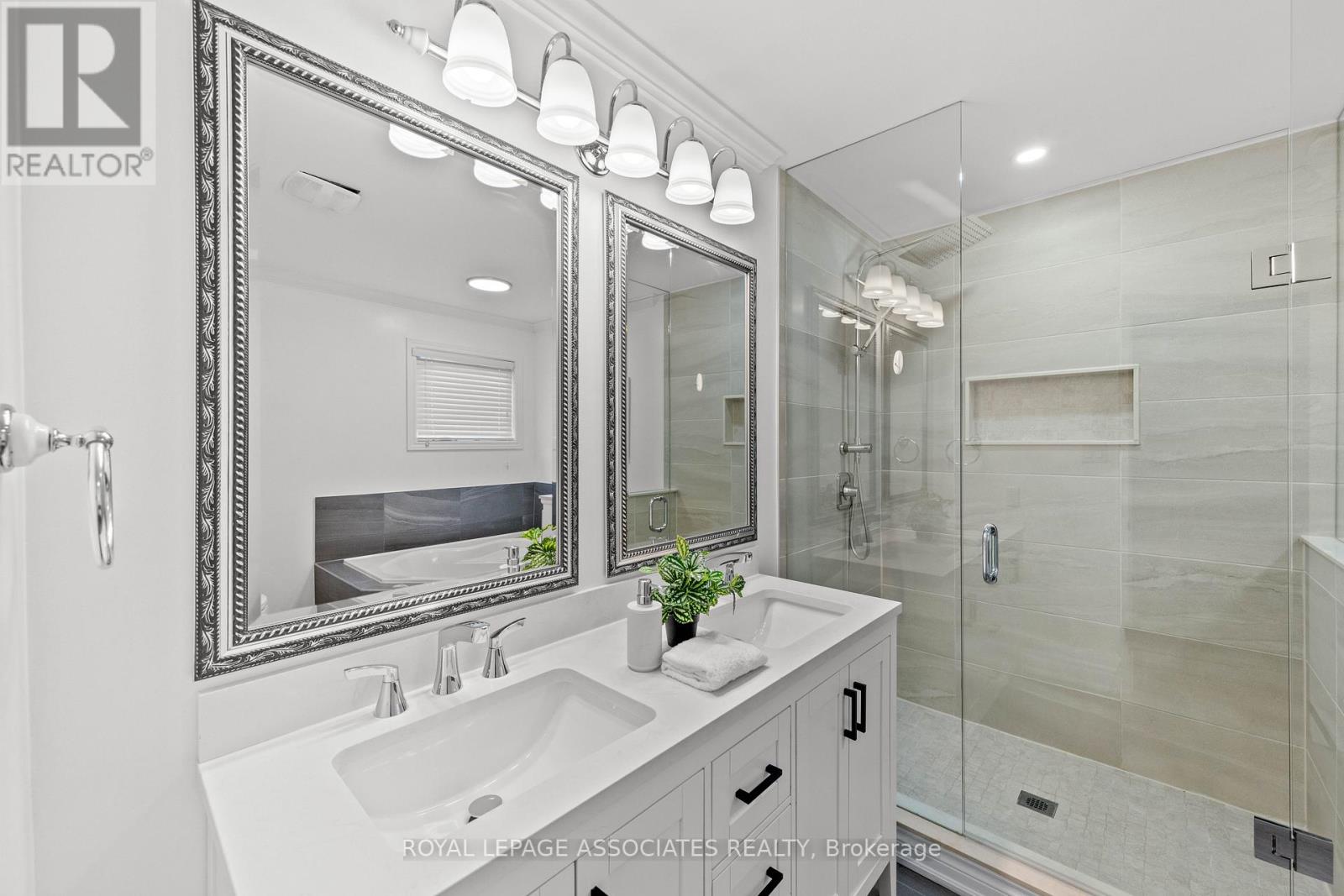 33 Hutton Crescent, Caledon, Ontario  L7C 1A3 - Photo 23 - W13010230