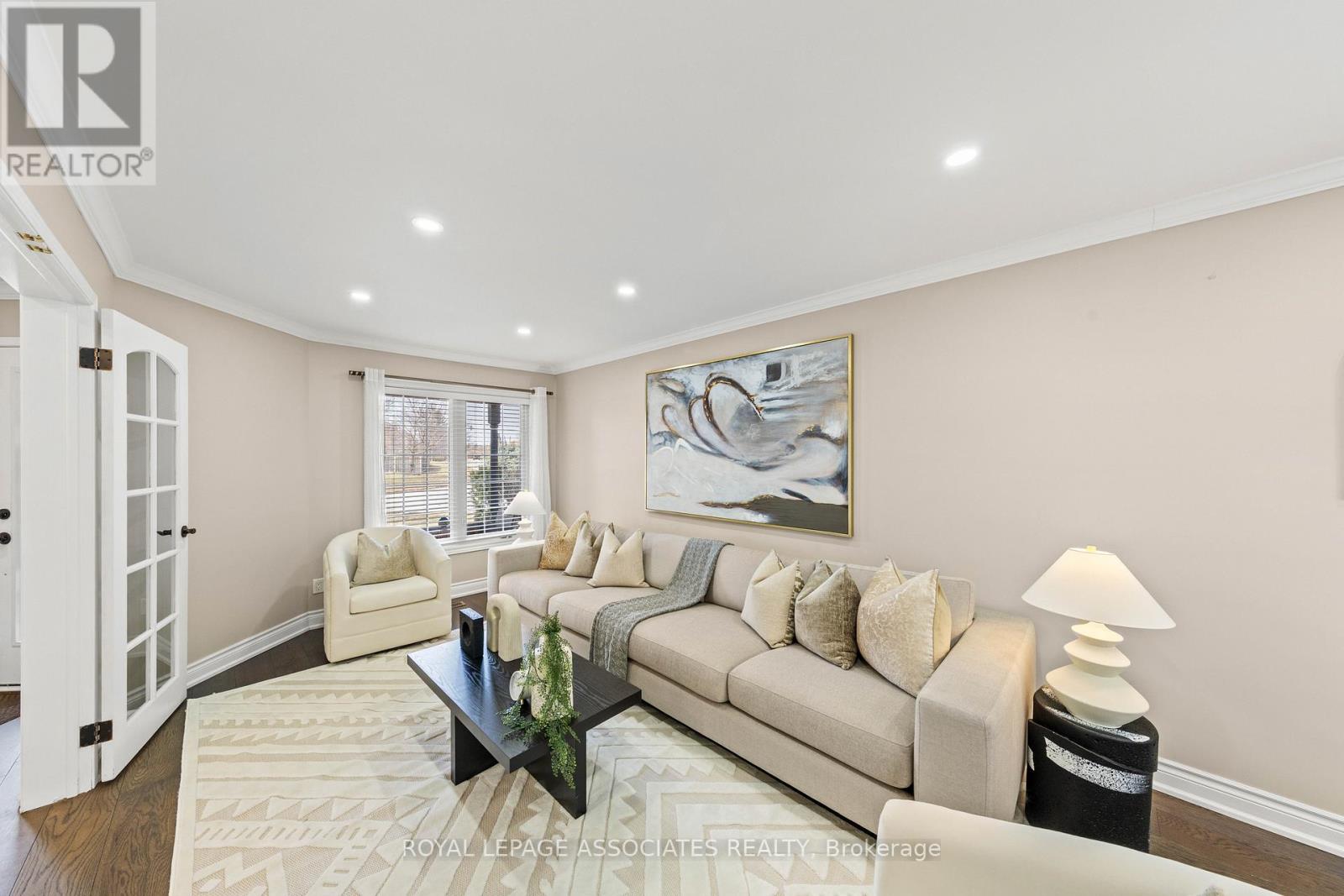 33 Hutton Crescent, Caledon, Ontario  L7C 1A3 - Photo 5 - W13010230