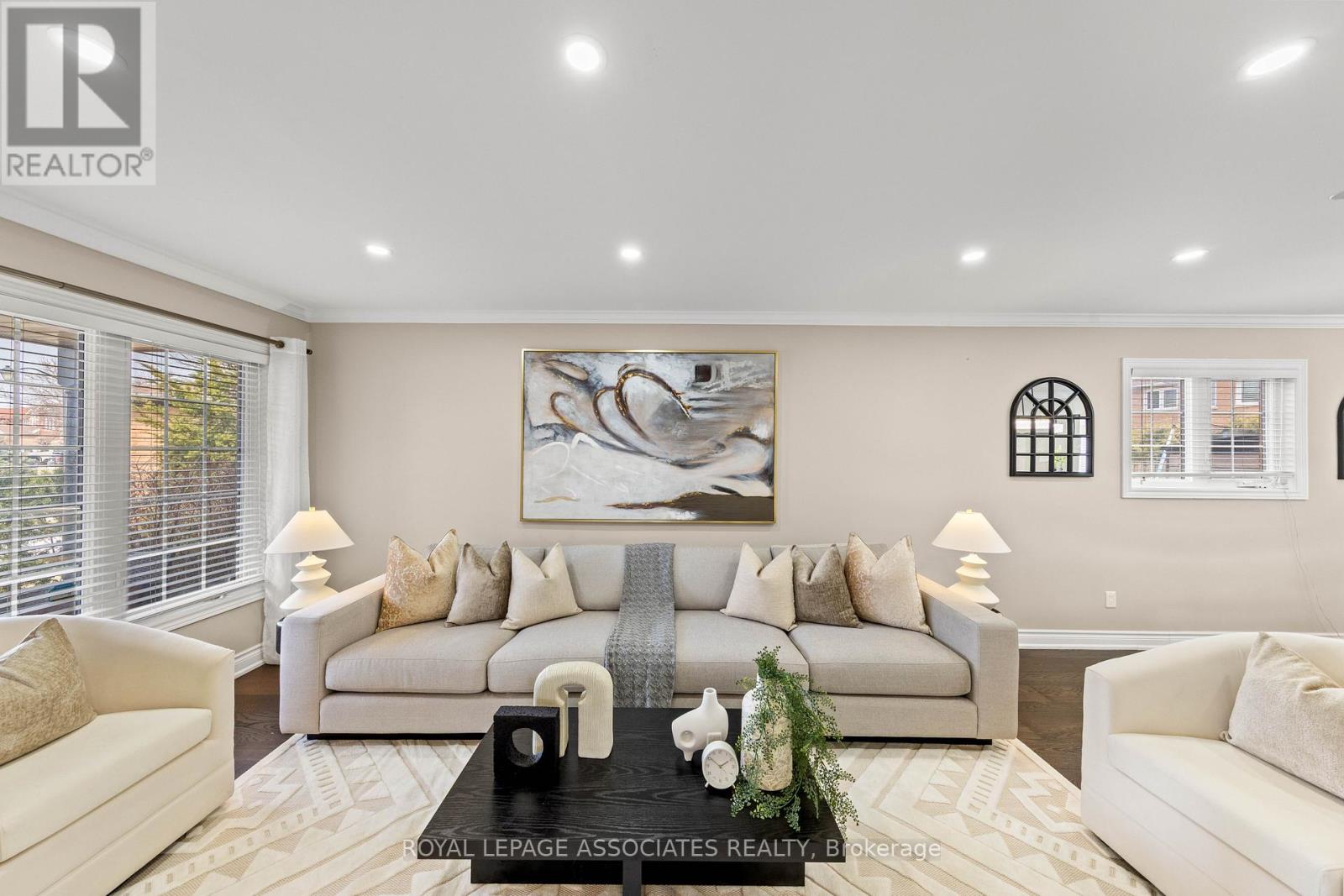 33 Hutton Crescent, Caledon, Ontario  L7C 1A3 - Photo 6 - W13010230