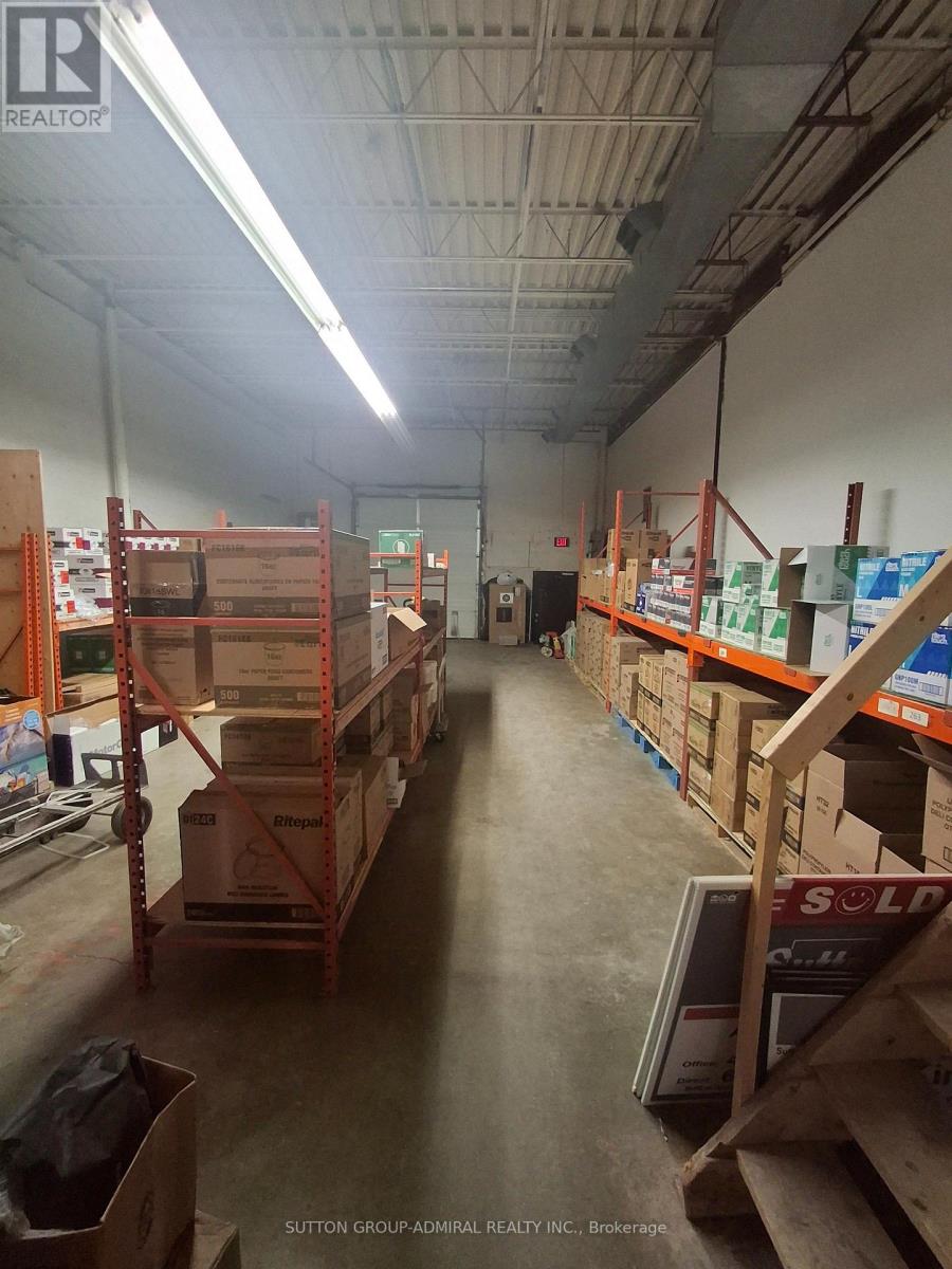 703 Garyray Drive, Toronto, Ontario  M9L 1R2 - Photo 3 - W13010232