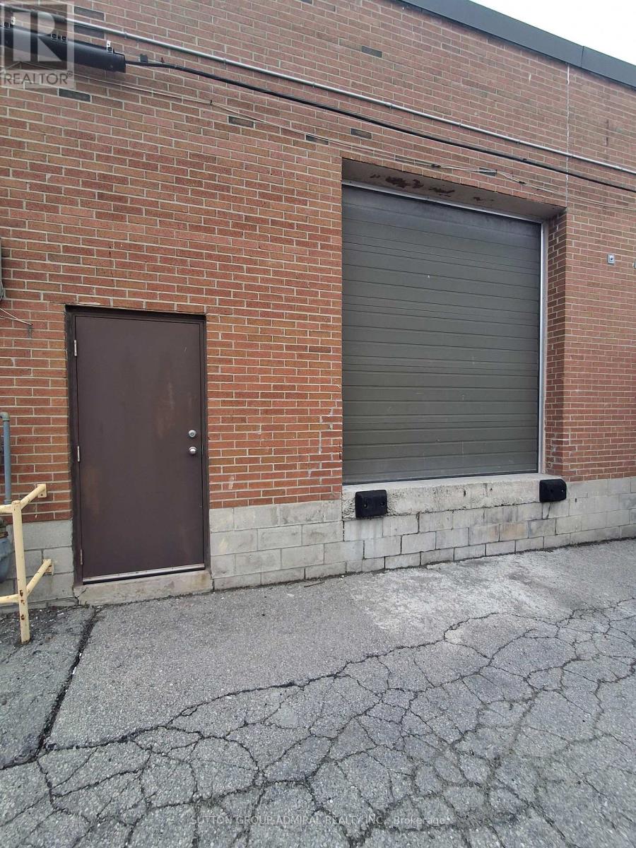 703 Garyray Drive, Toronto, Ontario  M9L 1R2 - Photo 5 - W13010232