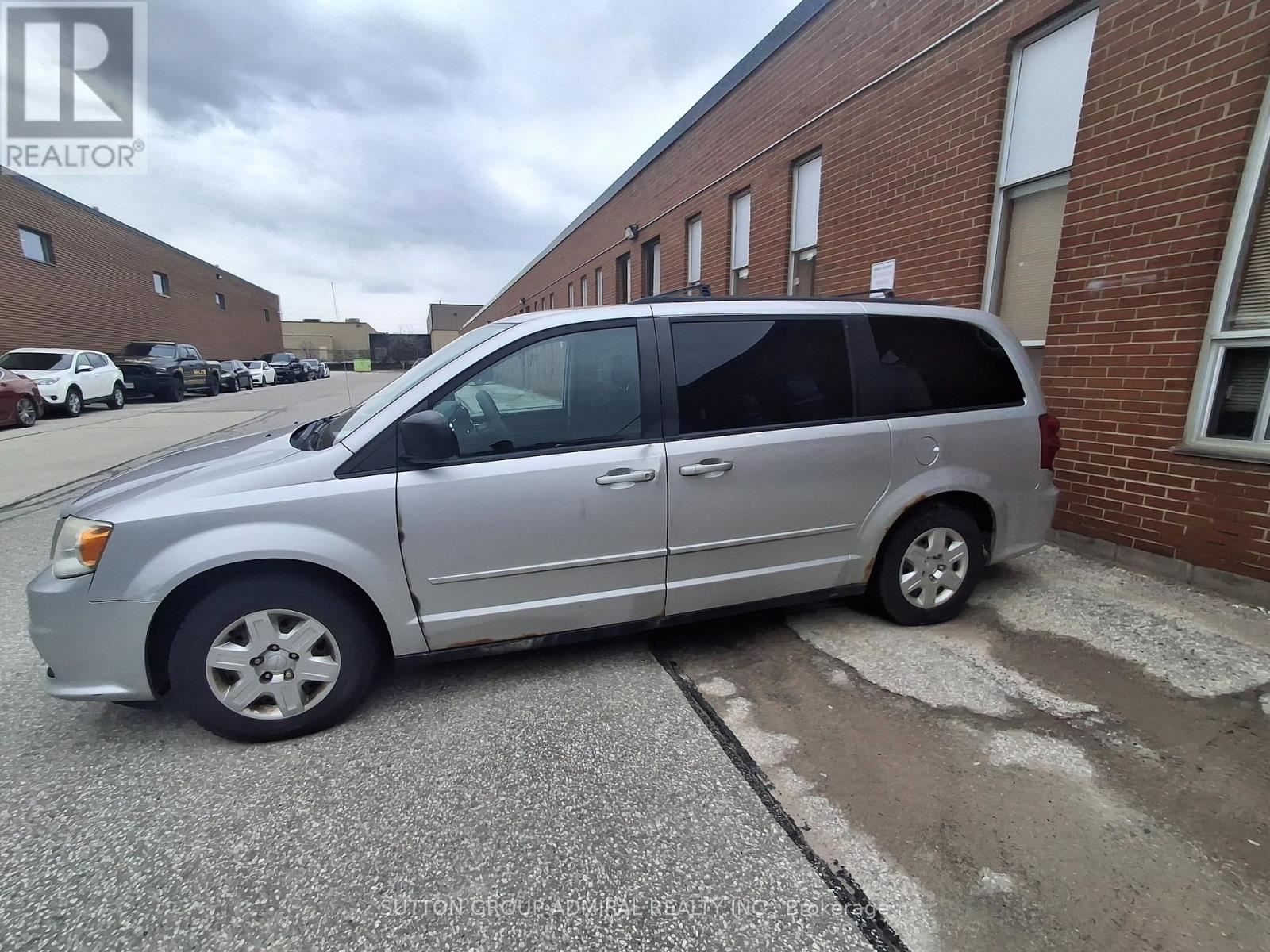 703 Garyray Drive, Toronto, Ontario  M9L 1R2 - Photo 6 - W13010232