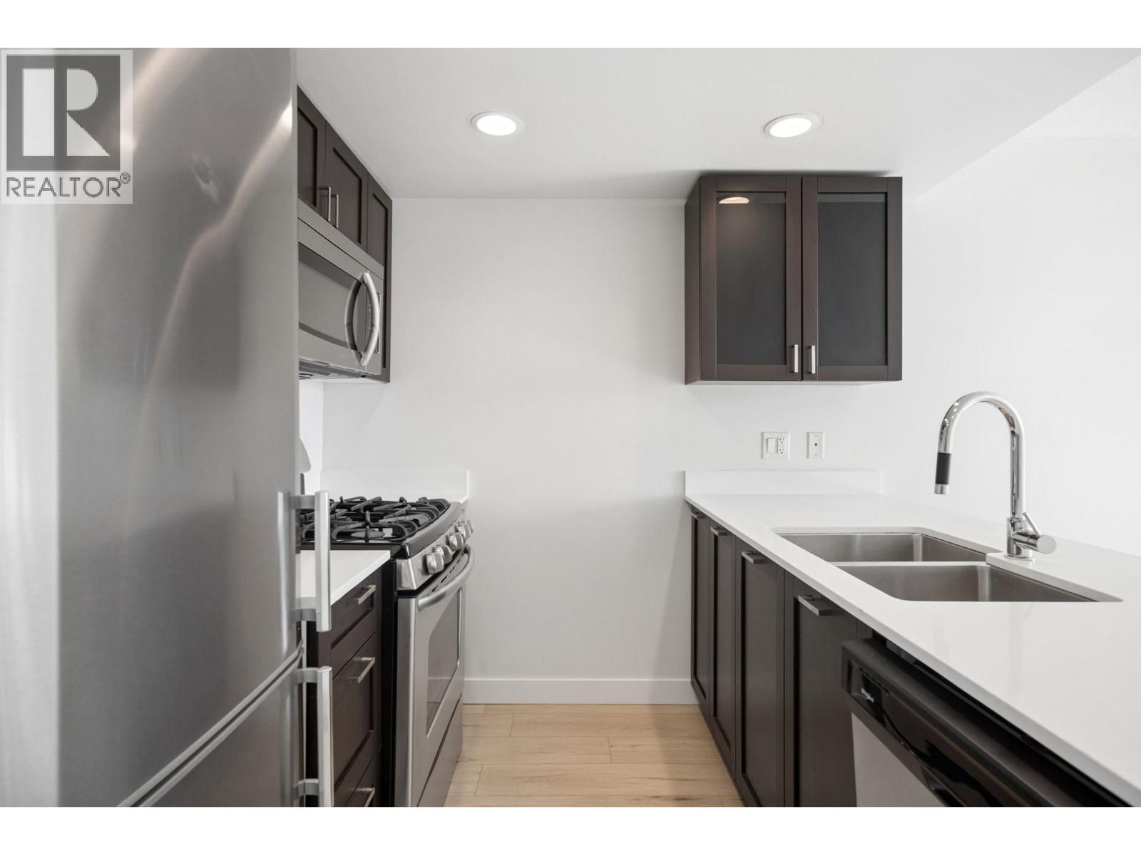 717 4818 Eldorado Mews, Vancouver, British Columbia  V5R 0B3 - Photo 7 - R3112233