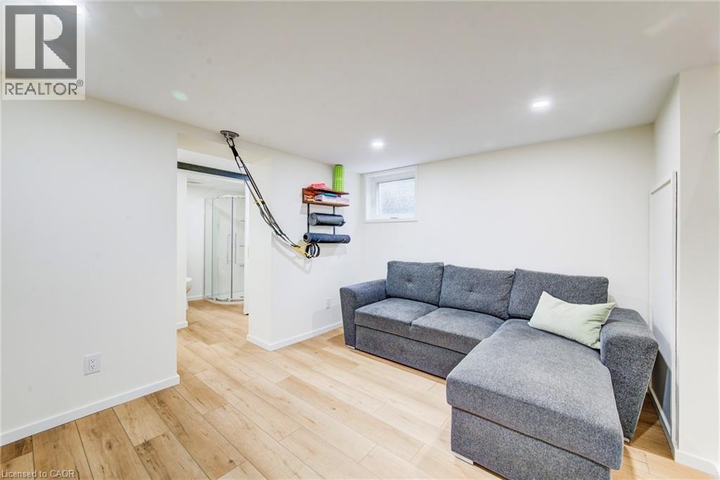 107 Ellis Avenue, Kitchener, Ontario  N2H 4G8 - Photo 33 - 40820938