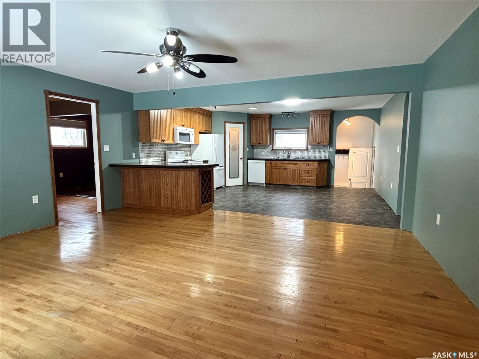 413 Maple Street, Maple Creek, Saskatchewan  S0N 1N0 - Photo 13 - SK033144