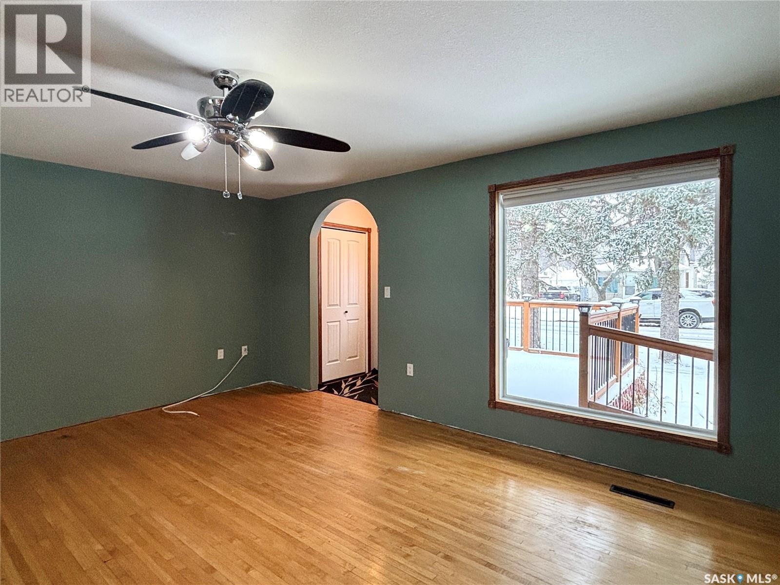 413 Maple Street, Maple Creek, Saskatchewan  S0N 1N0 - Photo 15 - SK033144