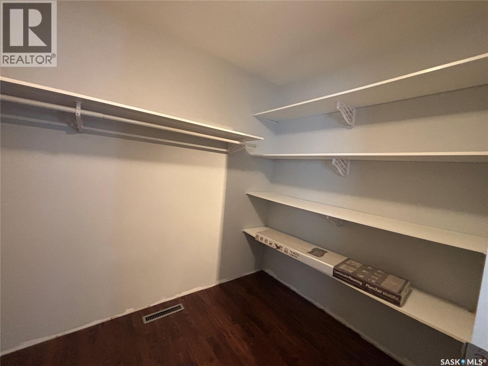 413 Maple Street, Maple Creek, Saskatchewan  S0N 1N0 - Photo 19 - SK033144