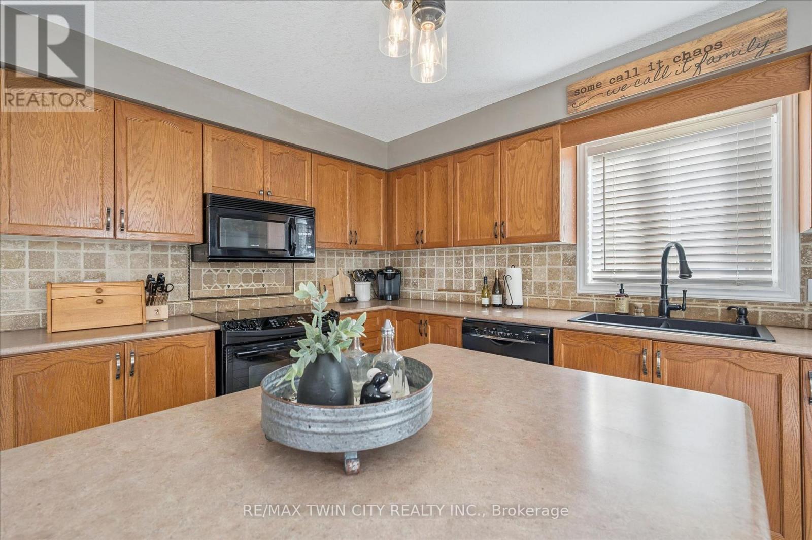 7 Hearthbridge Street, Kitchener, Ontario  N2R 1L5 - Photo 15 - X13010174