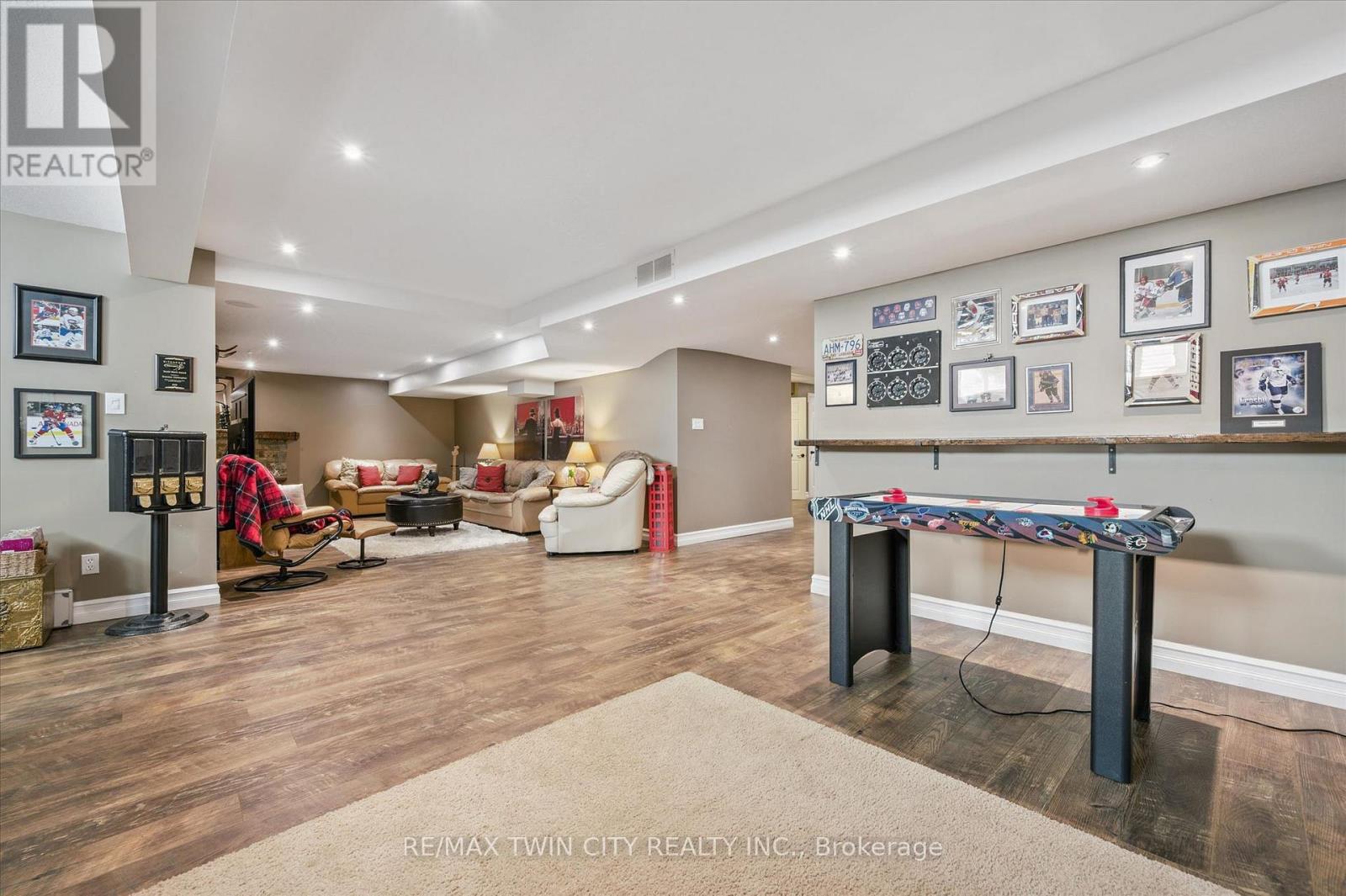 7 Hearthbridge Street, Kitchener, Ontario  N2R 1L5 - Photo 30 - X13010174