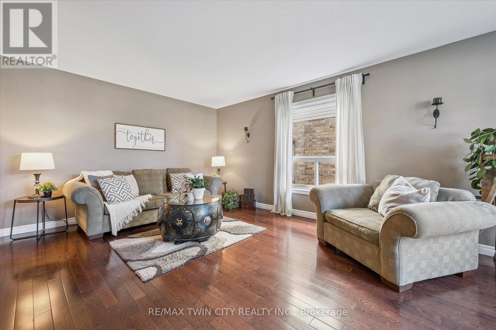 7 Hearthbridge Street, Kitchener, Ontario  N2R 1L5 - Photo 5 - X13010174