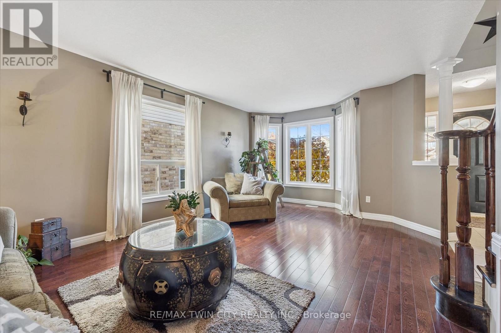 7 Hearthbridge Street, Kitchener, Ontario  N2R 1L5 - Photo 6 - X13010174