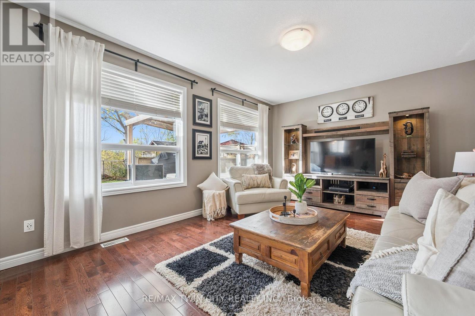 7 Hearthbridge Street, Kitchener, Ontario  N2R 1L5 - Photo 7 - X13010174