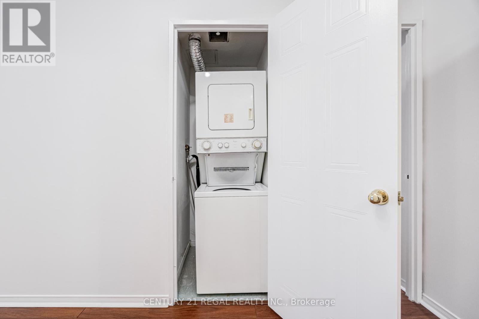 1803 - 750 Bay Street, Toronto, Ontario  M5G 1N6 - Photo 34 - C12912348