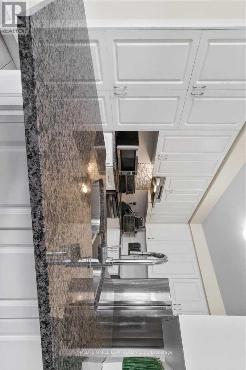 67 Folgate Crescent, Brampton, Ontario  L6R 4A7 - Photo 10 - W12988520