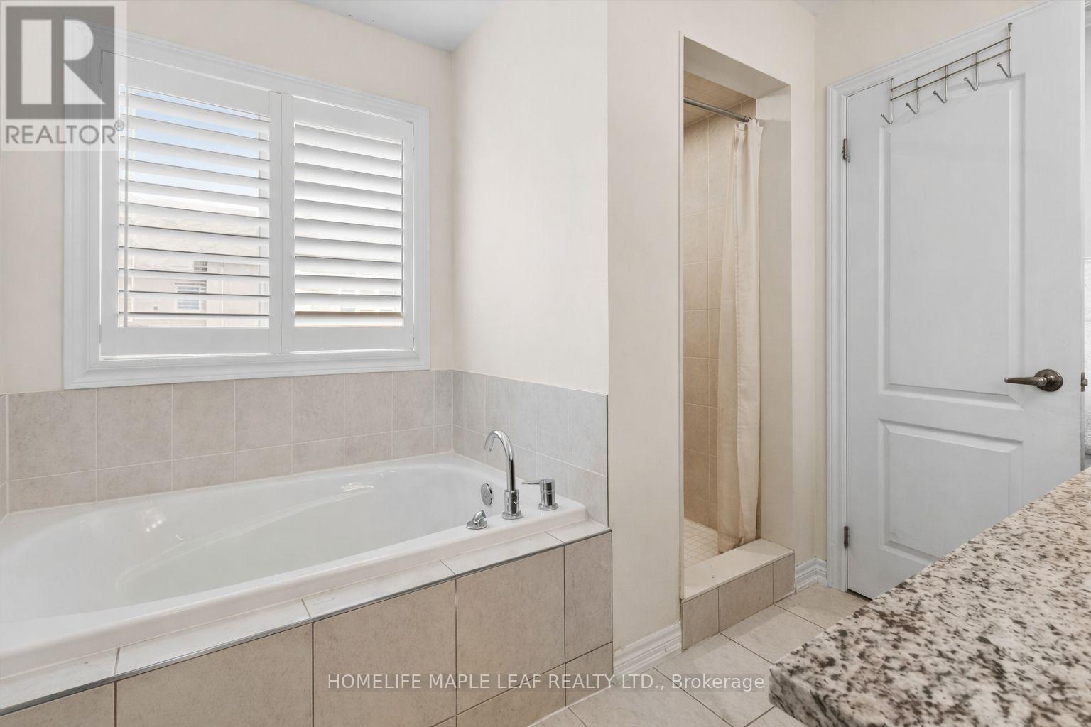 67 Folgate Crescent, Brampton, Ontario  L6R 4A7 - Photo 15 - W12988520