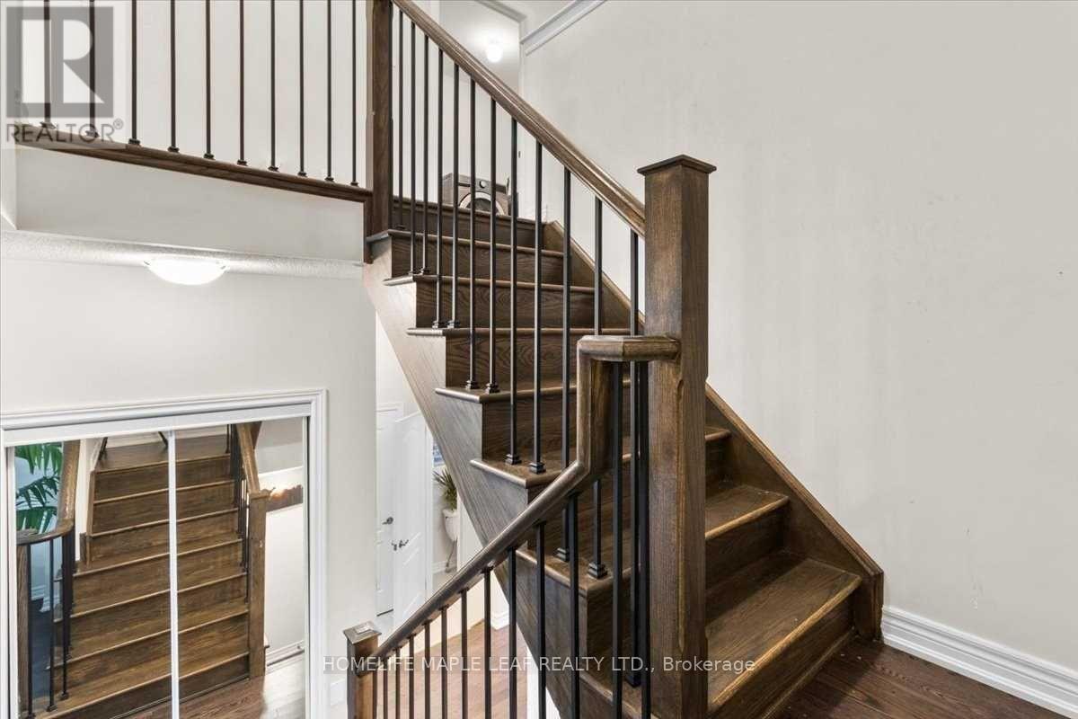 67 Folgate Crescent, Brampton, Ontario  L6R 4A7 - Photo 13 - W12988520