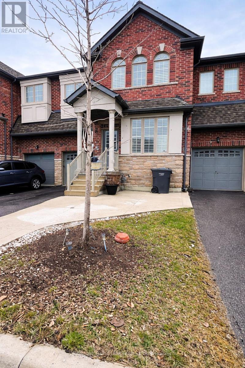 67 Folgate Crescent, Brampton, Ontario  L6R 4A7 - Photo 2 - W12988520