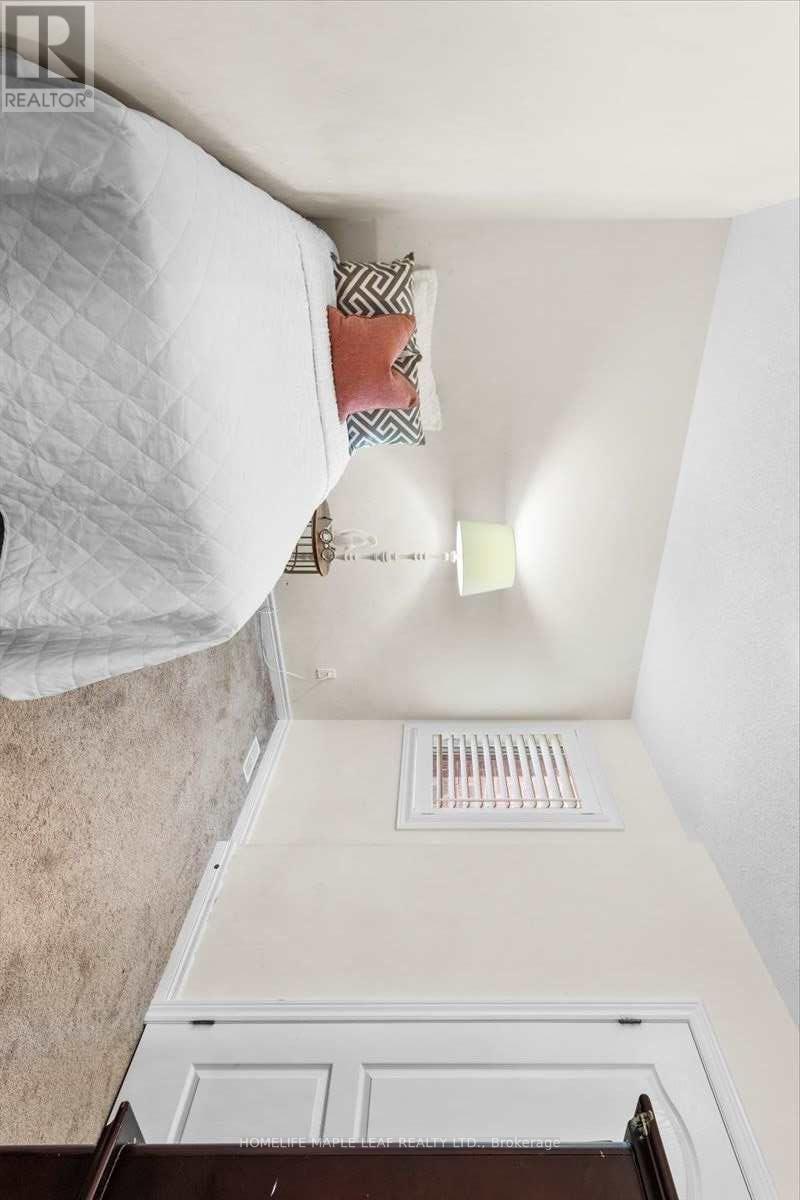 67 Folgate Crescent, Brampton, Ontario  L6R 4A7 - Photo 18 - W12988520