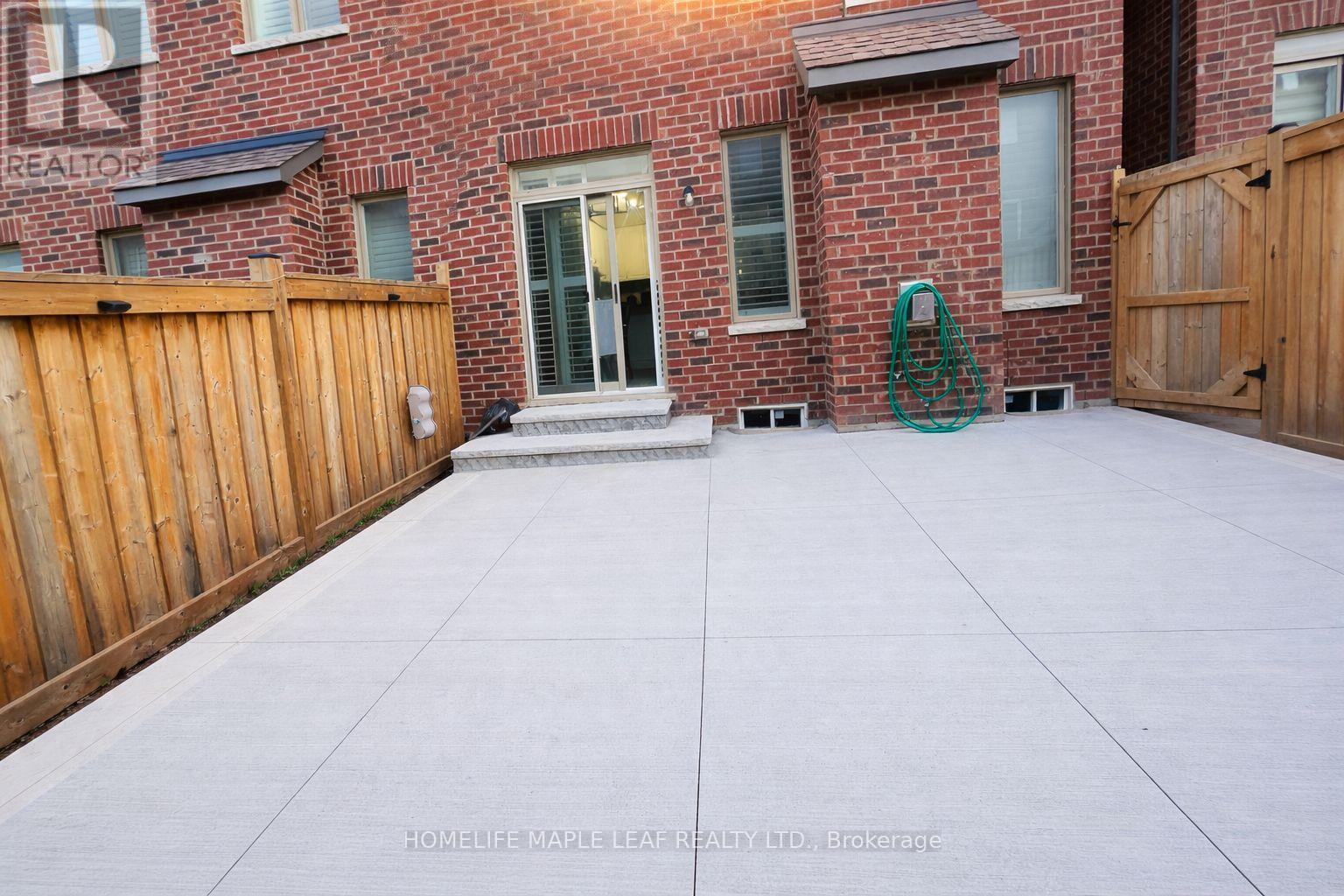 67 Folgate Crescent, Brampton, Ontario  L6R 4A7 - Photo 24 - W12988520