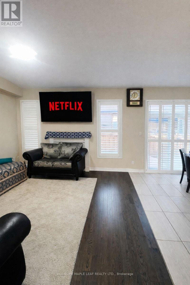 67 Folgate Crescent, Brampton, Ontario  L6R 4A7 - Photo 6 - W12988520