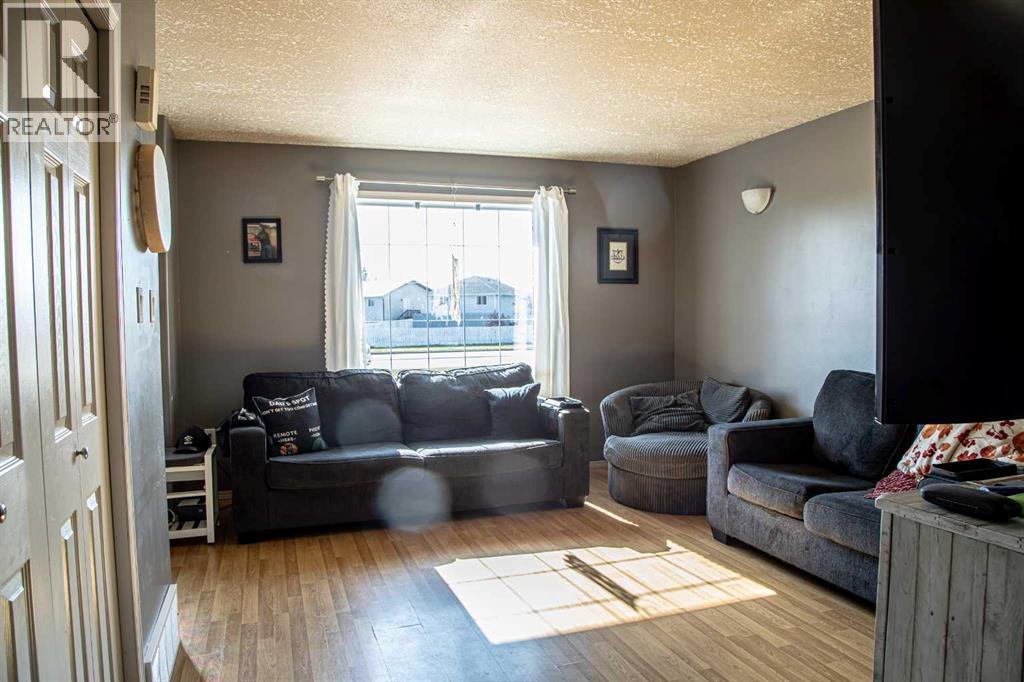 10808 100 Avenue, High Level, Alberta  T0H 1Z0 - Photo 2 - A2212246