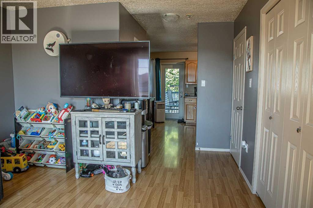 10808 100 Avenue, High Level, Alberta  T0H 1Z0 - Photo 3 - A2212246