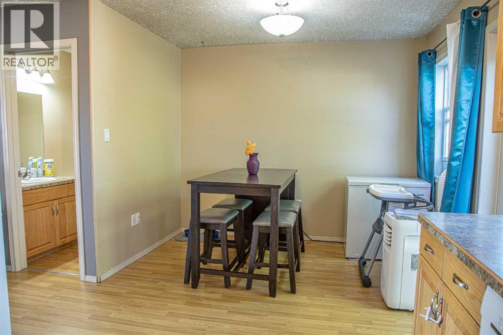 10808 100 Avenue, High Level, Alberta  T0H 1Z0 - Photo 7 - A2212246