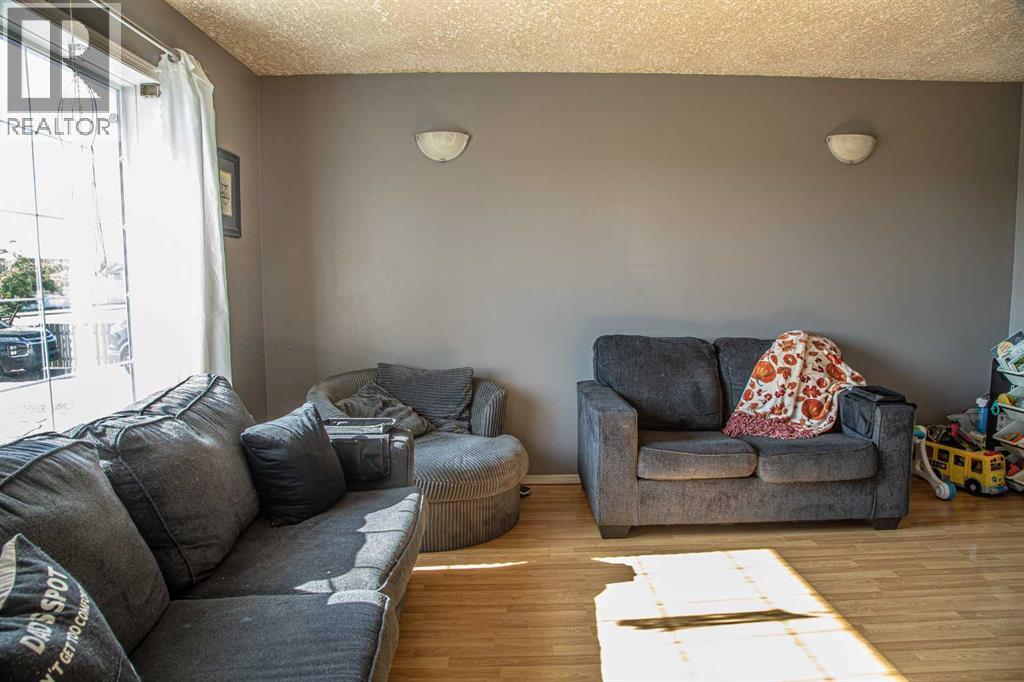 10808 100 Avenue, High Level, Alberta  T0H 1Z0 - Photo 4 - A2212246