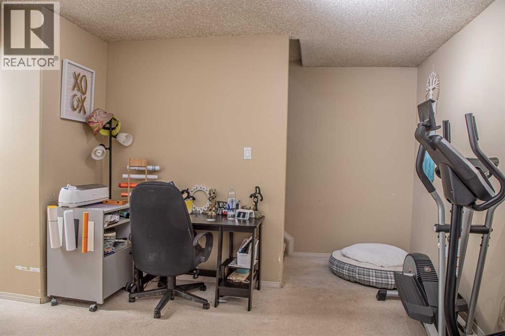 10808 100 Avenue, High Level, Alberta  T0H 1Z0 - Photo 15 - A2212246