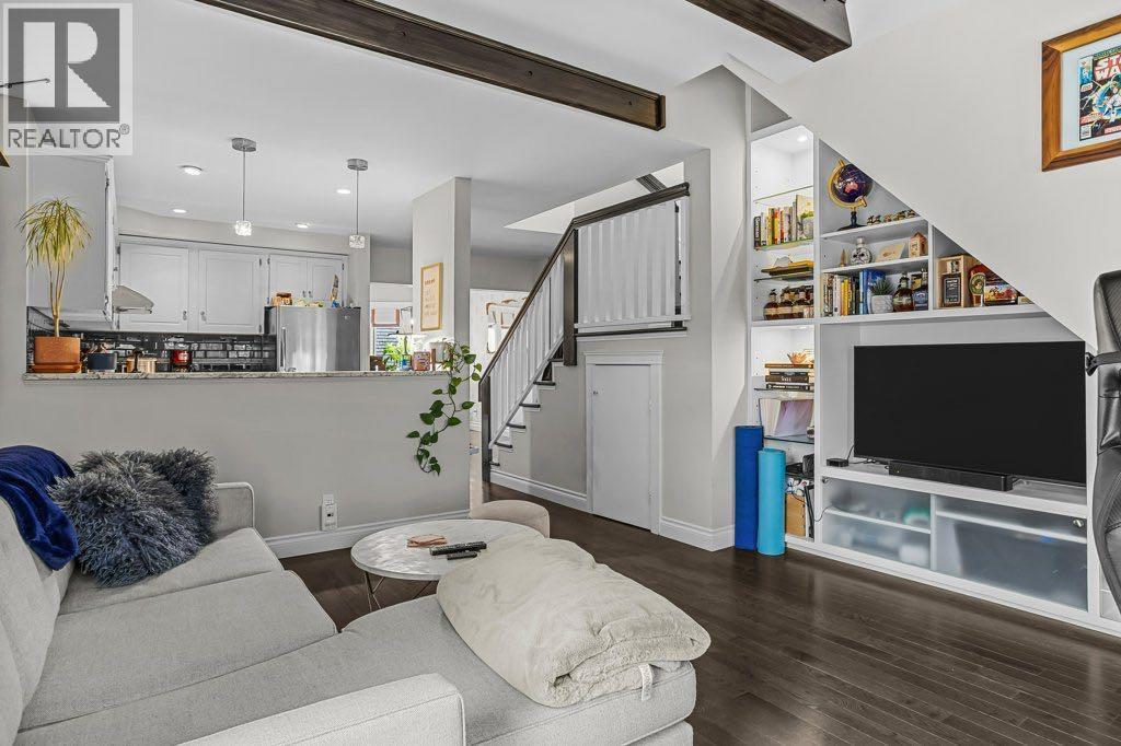 9, 420 Squirrel Street, Banff, Alberta  T1L 1G5 - Photo 3 - A2297057