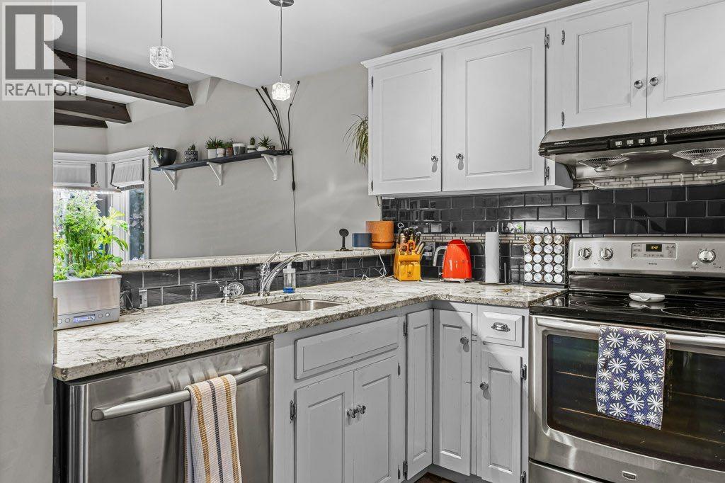 9, 420 Squirrel Street, Banff, Alberta  T1L 1G5 - Photo 7 - A2297057