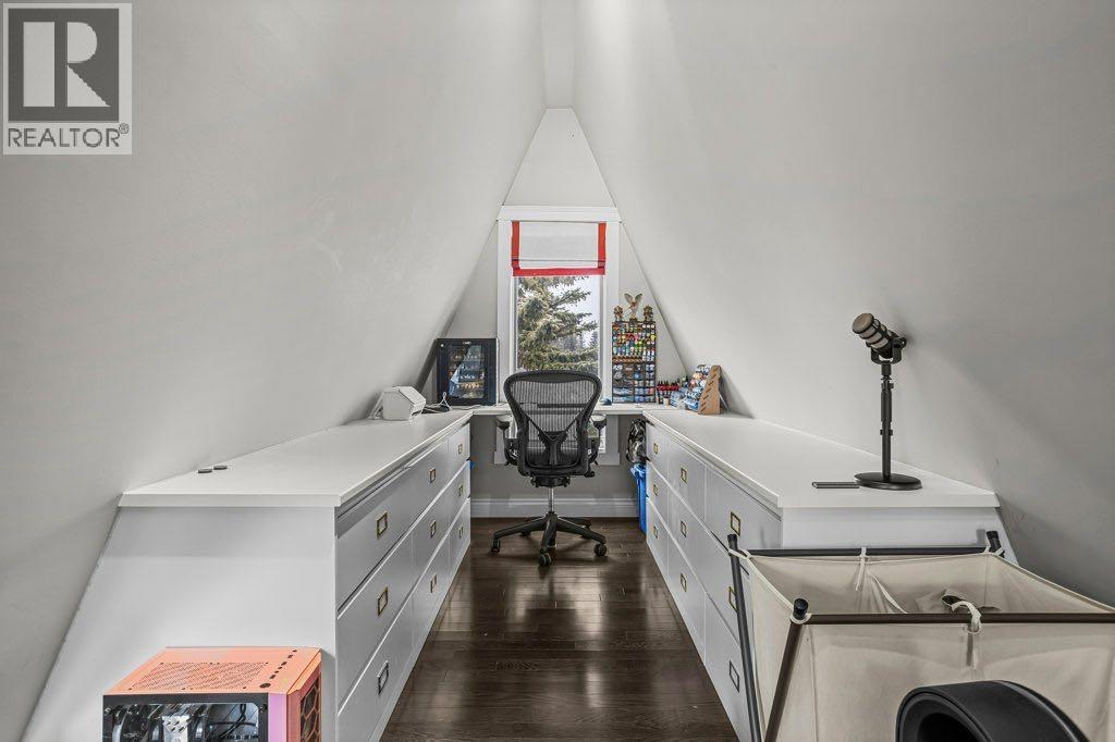 9, 420 Squirrel Street, Banff, Alberta  T1L 1G5 - Photo 33 - A2297057