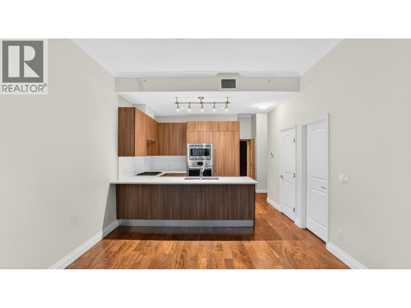 110 175 Victory Ship Way, North Vancouver, British Columbia  V7L 0G1 - Photo 5 - R3112641