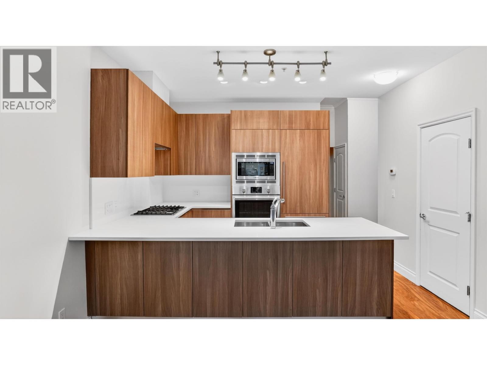 110 175 Victory Ship Way, North Vancouver, British Columbia  V7L 0G1 - Photo 6 - R3112641