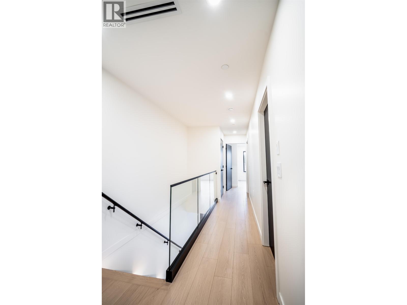 7962 Inverness Street, Vancouver, British Columbia  V5X 4H7 - Photo 8 - R3112648