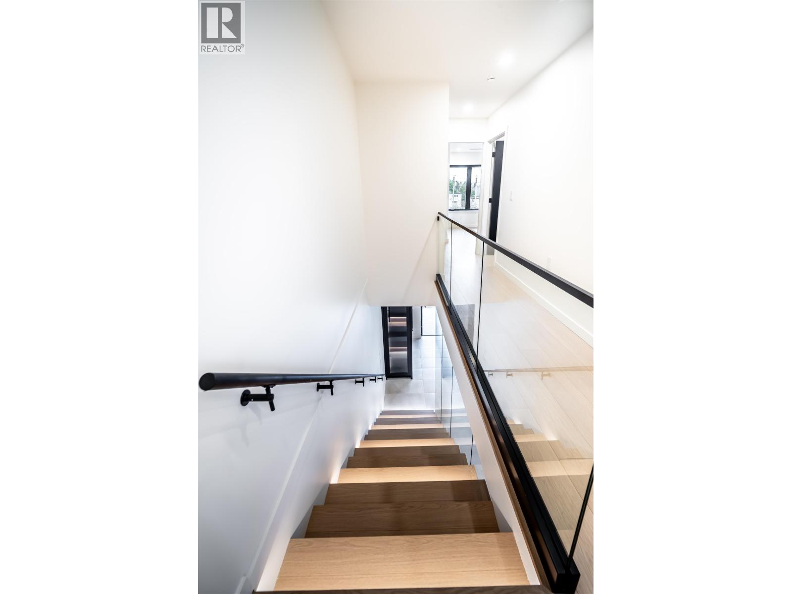 7962 Inverness Street, Vancouver, British Columbia  V5X 4H7 - Photo 9 - R3112648