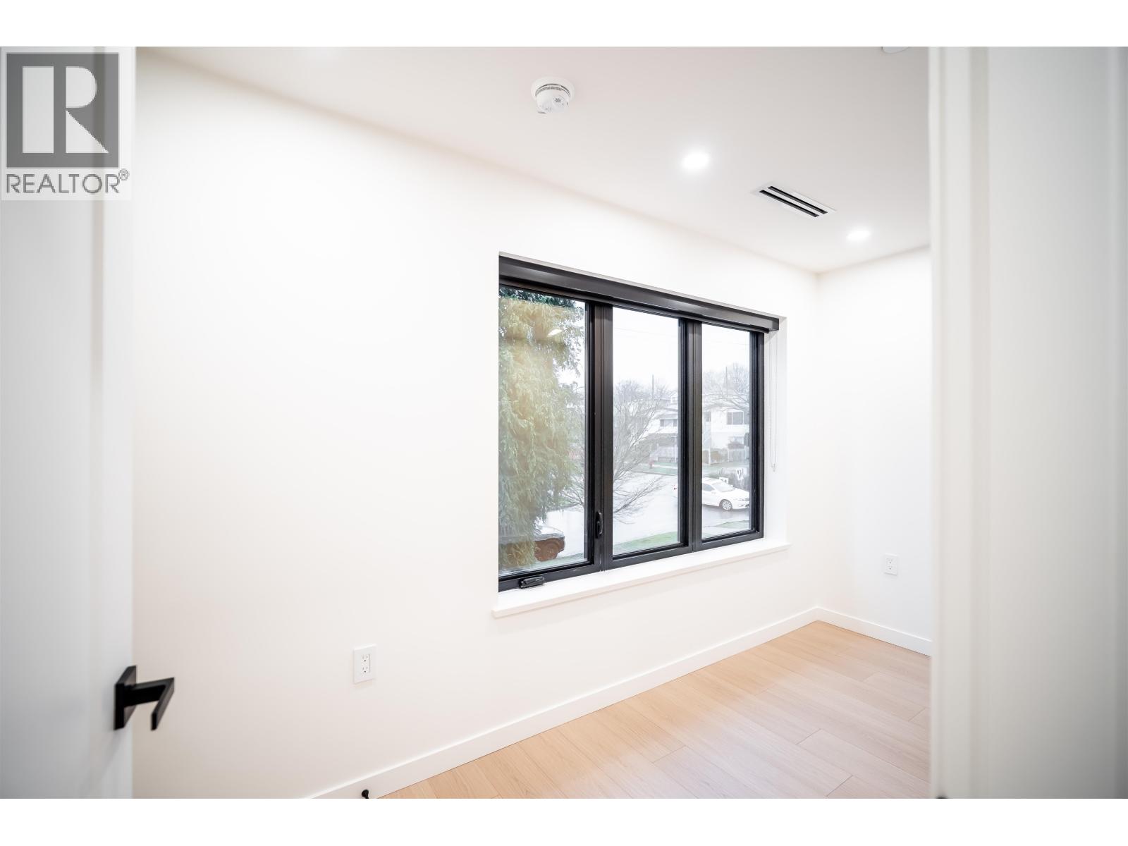 7960 Inverness Street, Vancouver, British Columbia  V5X 4H7 - Photo 9 - R3112650