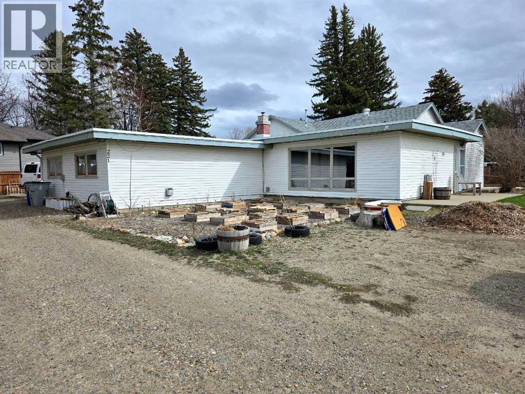 221 Heritage Road, Barnwell, Alberta  T0K 0B0 - Photo 1 - A2302776