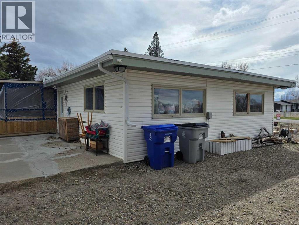 221 Heritage Road, Barnwell, Alberta  T0K 0B0 - Photo 3 - A2302776