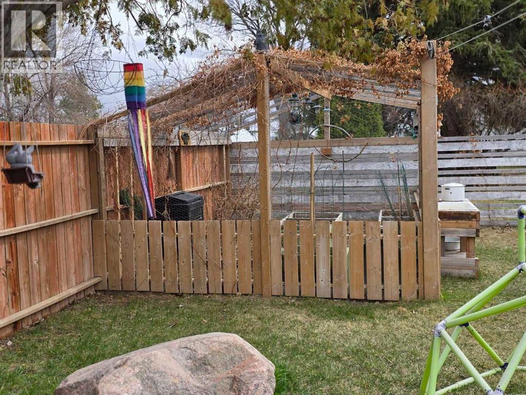 221 Heritage Road, Barnwell, Alberta  T0K 0B0 - Photo 33 - A2302776