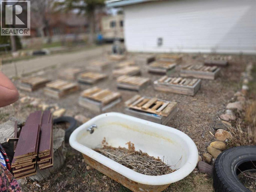 221 Heritage Road, Barnwell, Alberta  T0K 0B0 - Photo 38 - A2302776